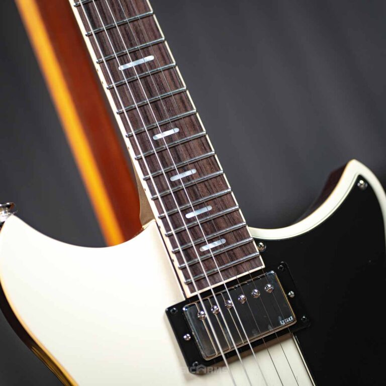 YAMAHA RSS20 REVSTAR กีตาร์ไฟฟ้า White ขายราคาพิเศษ