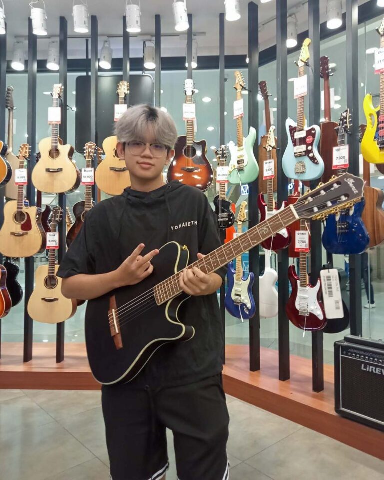 Ibanez TOD10N Tim Henson Signature