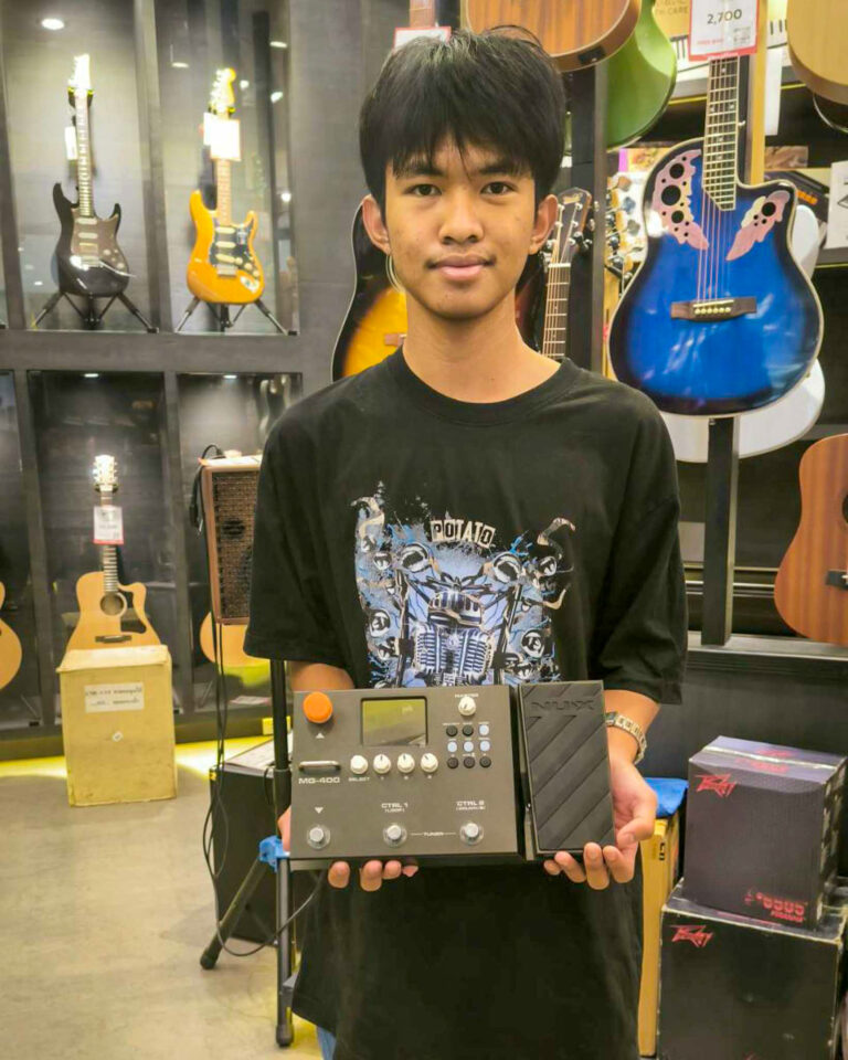 NUX Multi Fumction MG-400 2