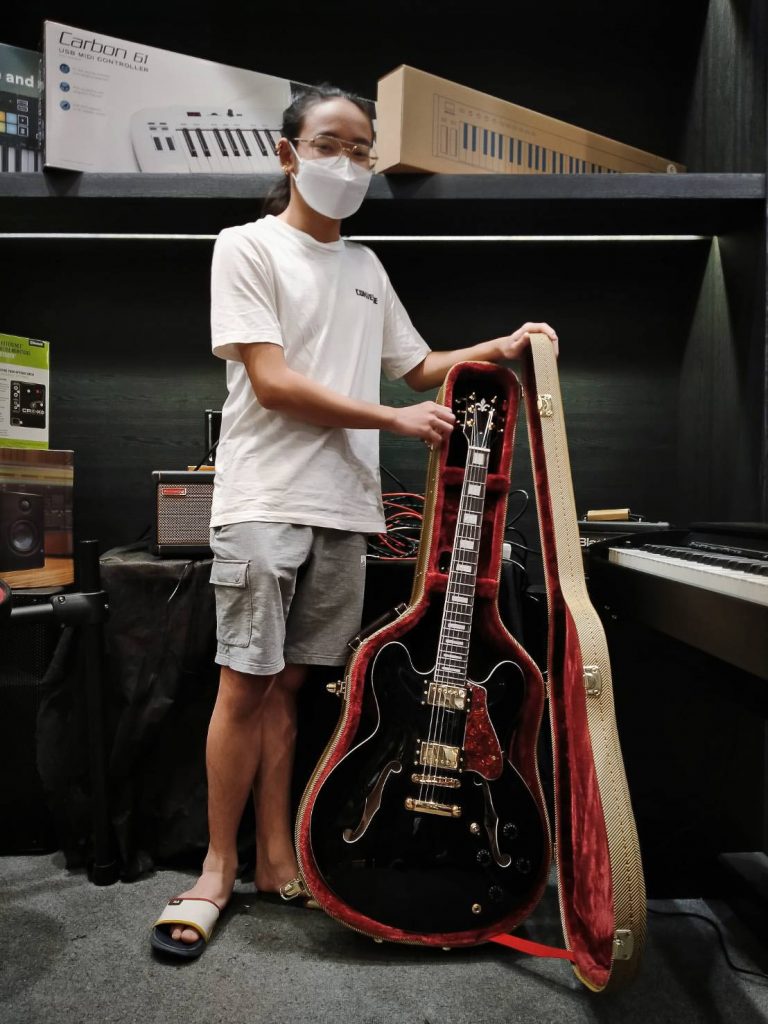 Gusta GSM Semi Hollow Black Edition