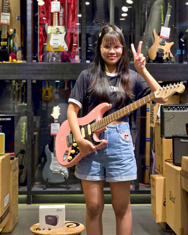 Century STG2-PS Burgundy Pink + แอมป์ไฟฟ้า Belcat Mini GN-3 BK