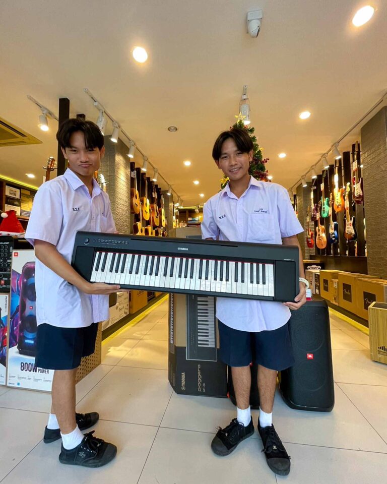 ลูกค้าที่ซื้อ Yamaha NP-15 เปียโนไฟฟ้า