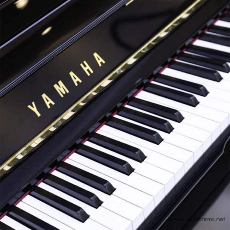 Yamaha U30A อัพไรท์เปียโนมือสอง คีย์ ขายราคาพิเศษ