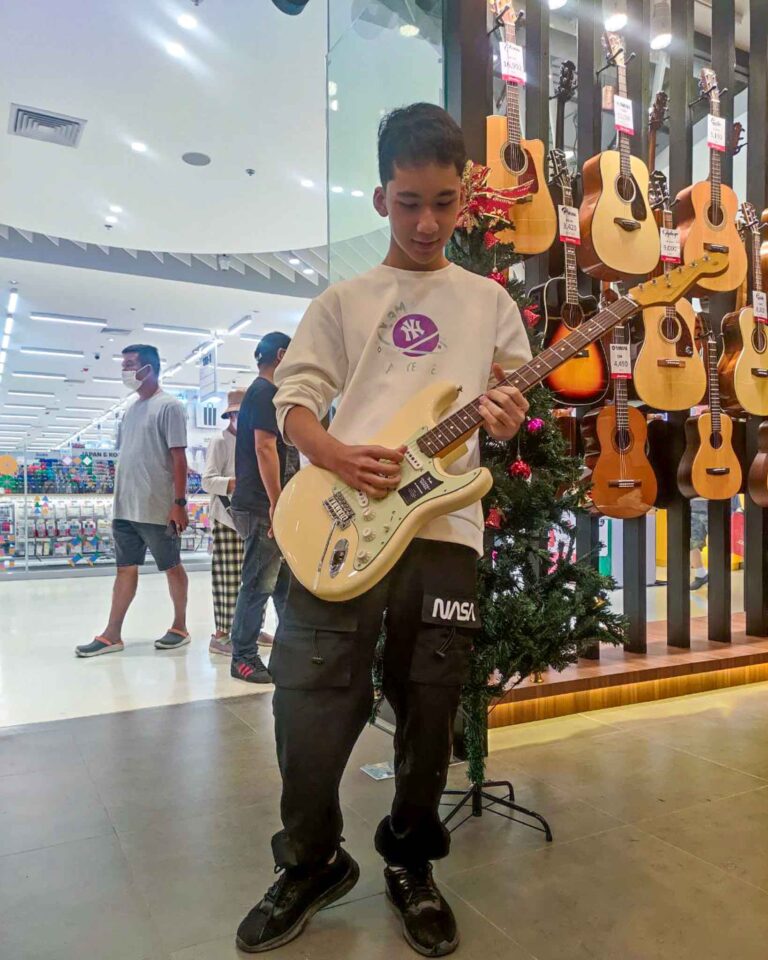 FENDER VINTERA II 60S STRAT RW Olympic White