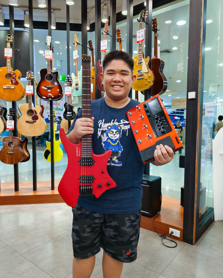 Strandberg Boden Essential 6 Astro Dust RD + เอฟเฟค Valeton GP-200R สีแดง