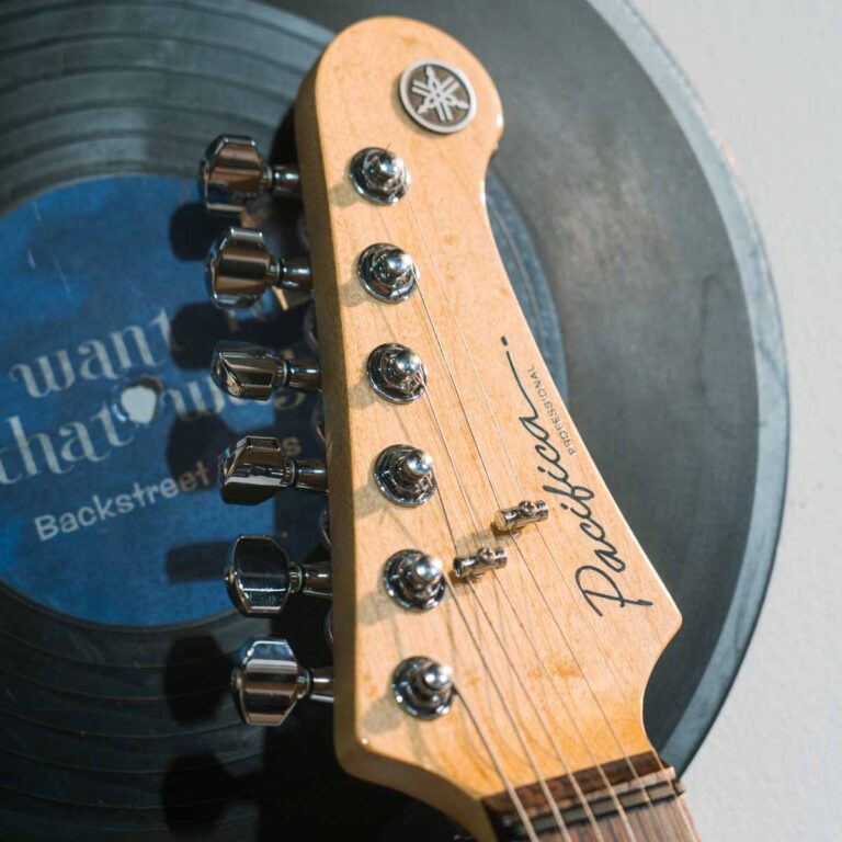 Yamaha Pacifica Professional PACP12 กีตาร์ไฟฟ้า ขายราคาพิเศษ