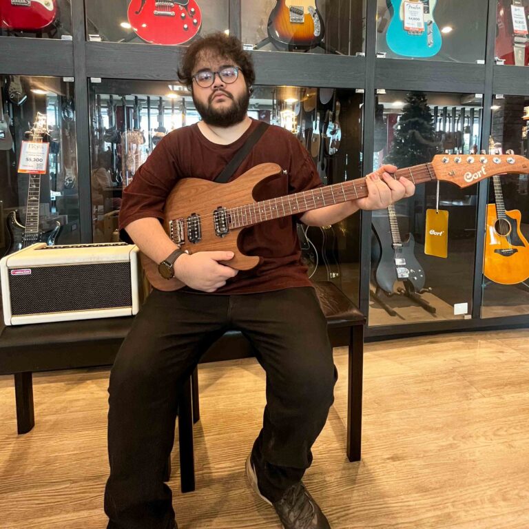 CORT G300 Raw+Positive Grid Spark 2 Pearl ครับ