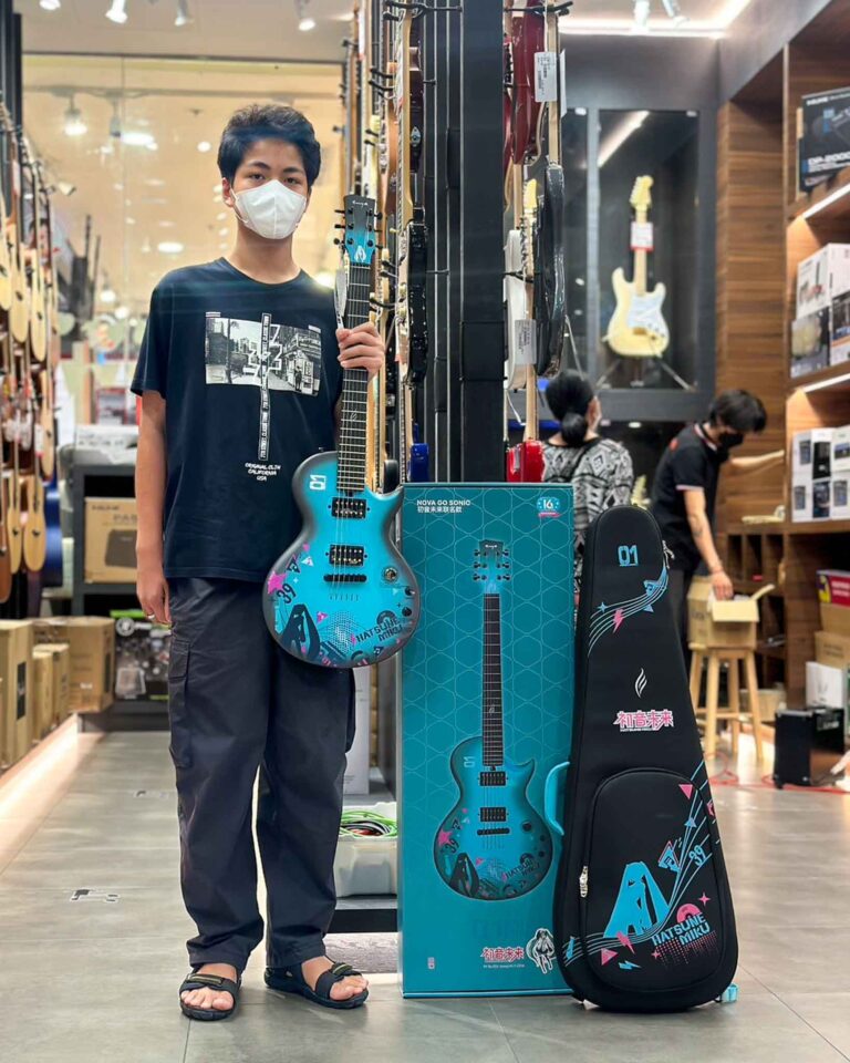 Enya Nova Go Sonic Hatsunu Miku สี BL 3