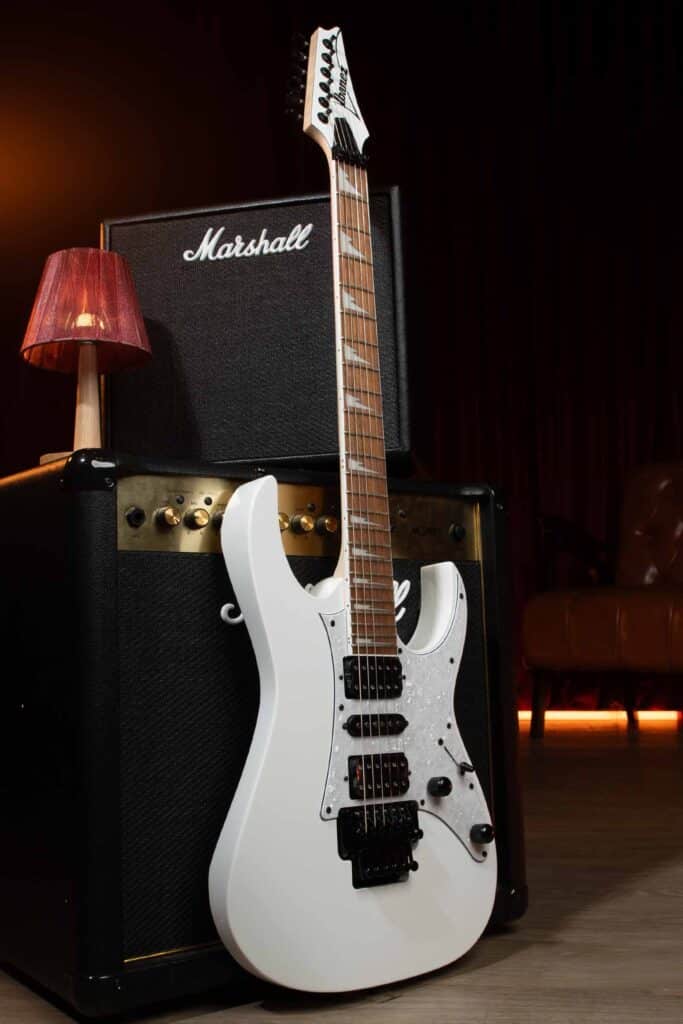 Ibanez-RG450DXB-WH-683x1024.jpg