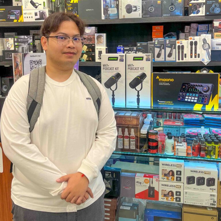 SHURE MV7+ Podcast Kit + Maono Maonocaster AU-AME2