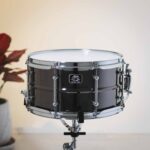 Ludwig LU0713C Universal 7 x 13″ Black Brass Chrome Snare Drum กลองสแนร์ ลดราคาพิเศษ