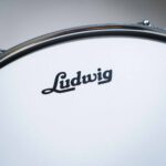 Ludwig LU0713C Universal 7 x 13″ Black Brass Chrome Snare Drum กลองสแนร์ ขายราคาพิเศษ