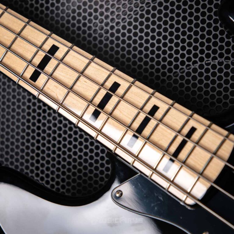 Sire Marcus Miller V7 Vintage Alder 4 Strings Black ขายราคาพิเศษ