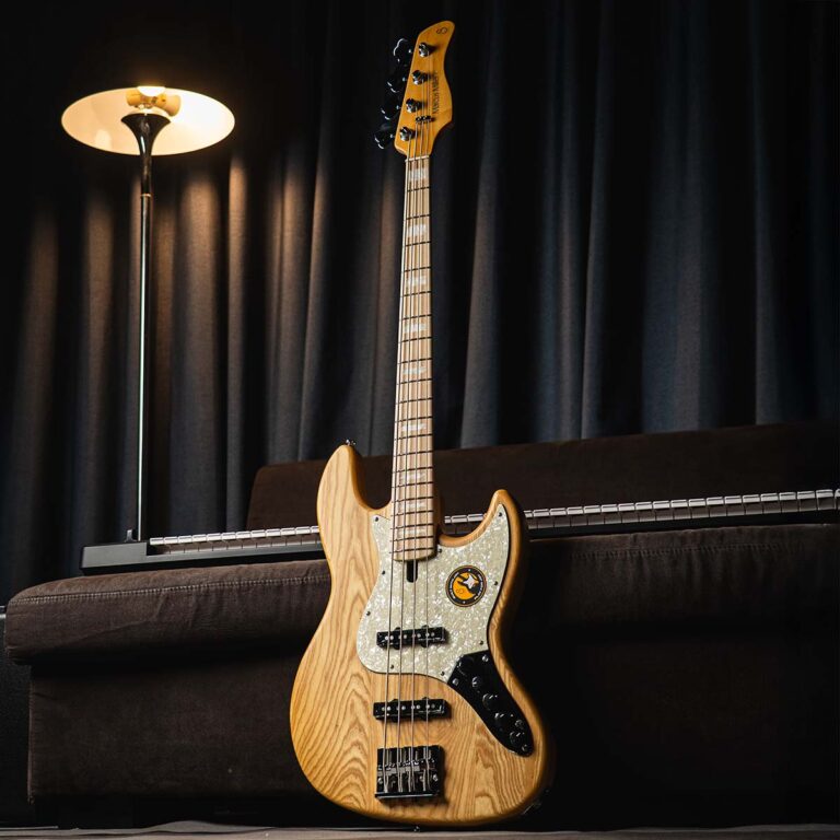 Sire Marcus Miller V7 Ash Reissue 4 String ขายราคาพิเศษ