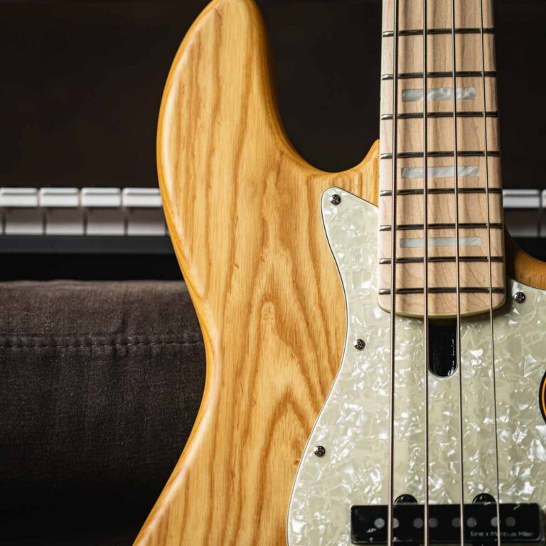 Sire Marcus Miller V7 Ash Reissue 4 String ขายราคาพิเศษ