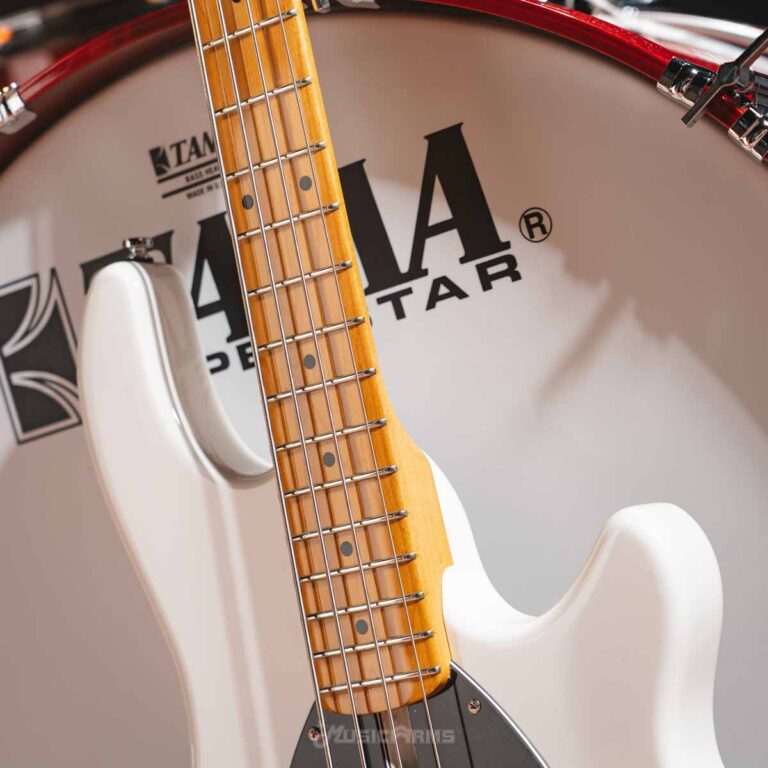 SIRE MARCUS MILLER Z3 4 STRINGS เบสไฟฟ้า ANTIQUE WHITE ขายราคาพิเศษ