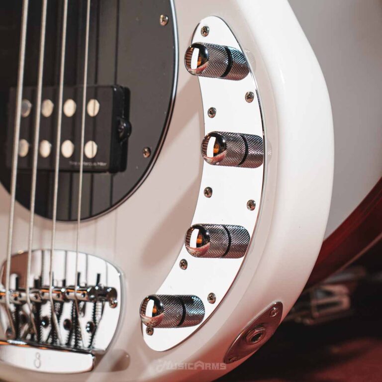 SIRE MARCUS MILLER Z3 4 STRINGS เบสไฟฟ้า ANTIQUE WHITE ขายราคาพิเศษ