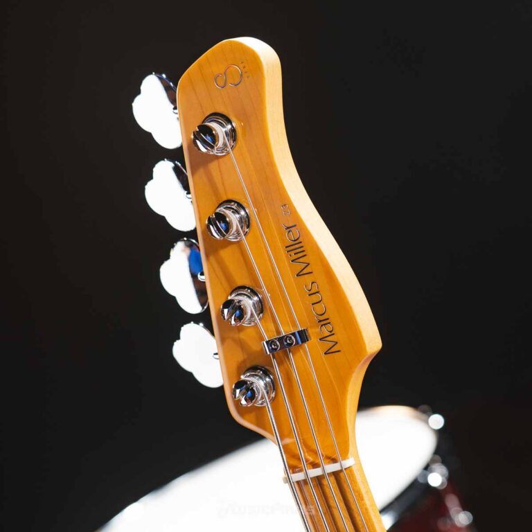 SIRE MARCUS MILLER Z3 4 STRINGS เบสไฟฟ้า ANTIQUE WHITE ขายราคาพิเศษ