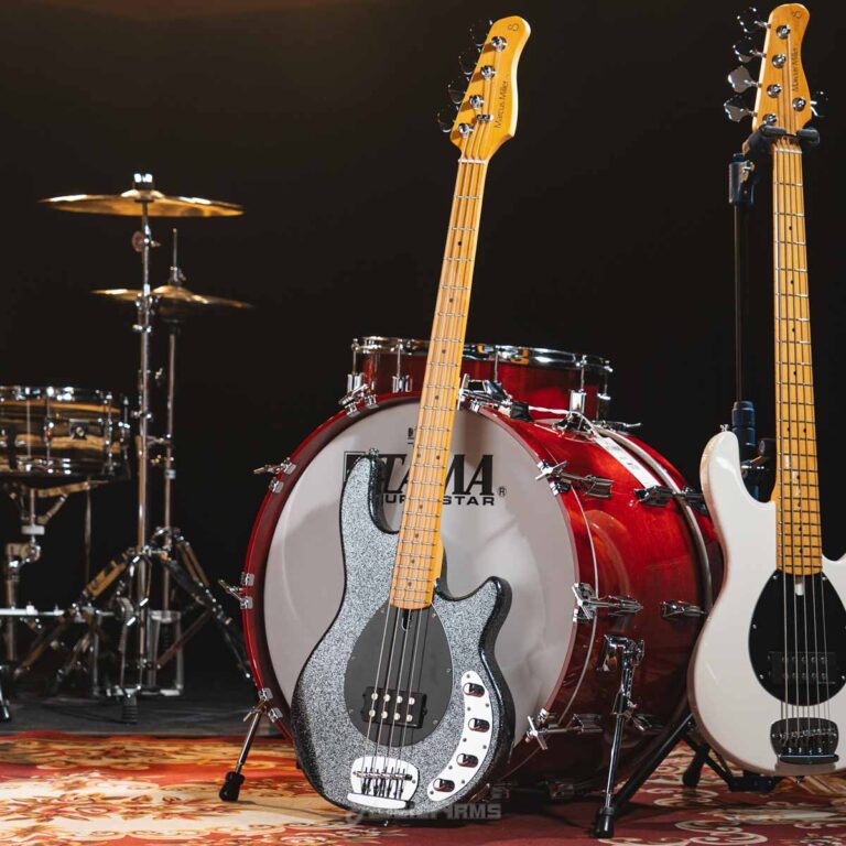 SIRE MARCUS MILLER Z3 4 STRINGS เบสไฟฟ้า SPARKLE BLACK ขายราคาพิเศษ