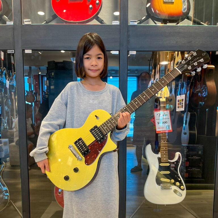 Sire Larry Carlton L3 HH Gold Top