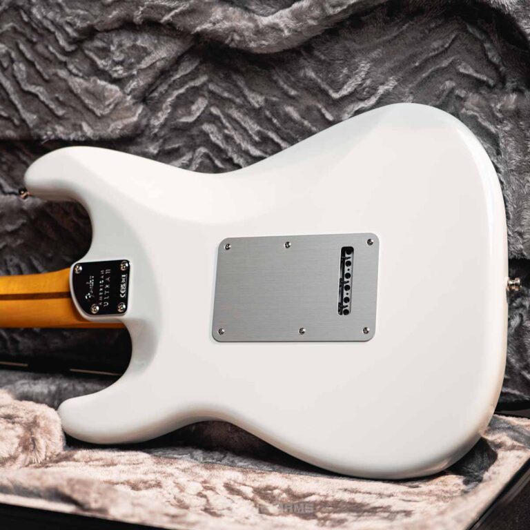 FENDER AMERICAN ULTRA II STRATOCASTER ขายราคาพิเศษ