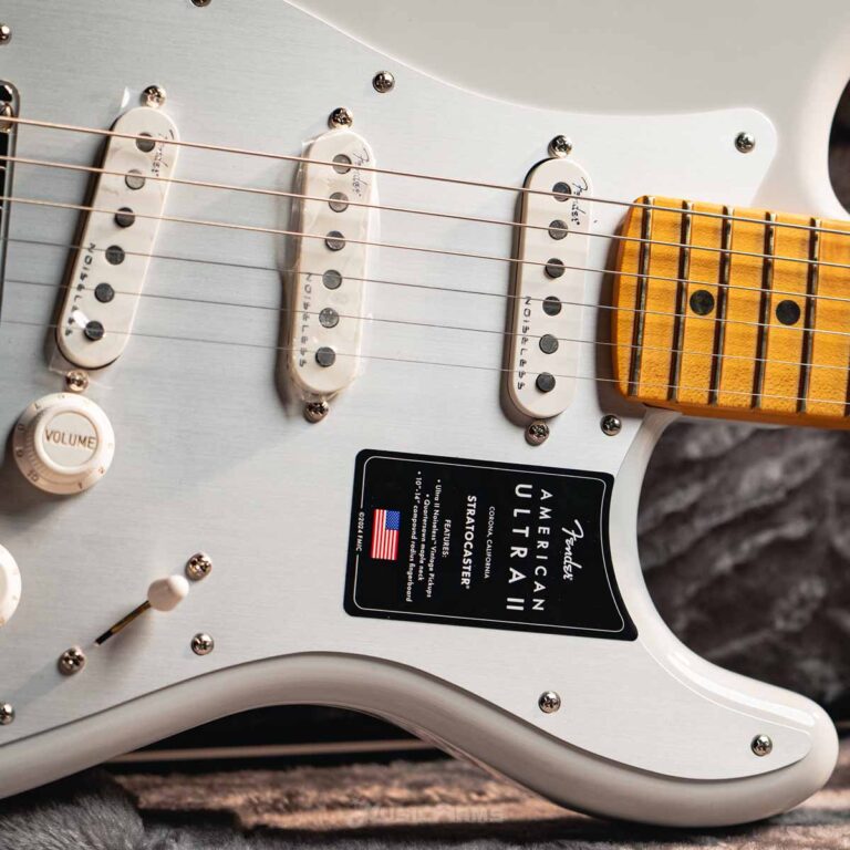 FENDER AMERICAN ULTRA II STRATOCASTER ขายราคาพิเศษ