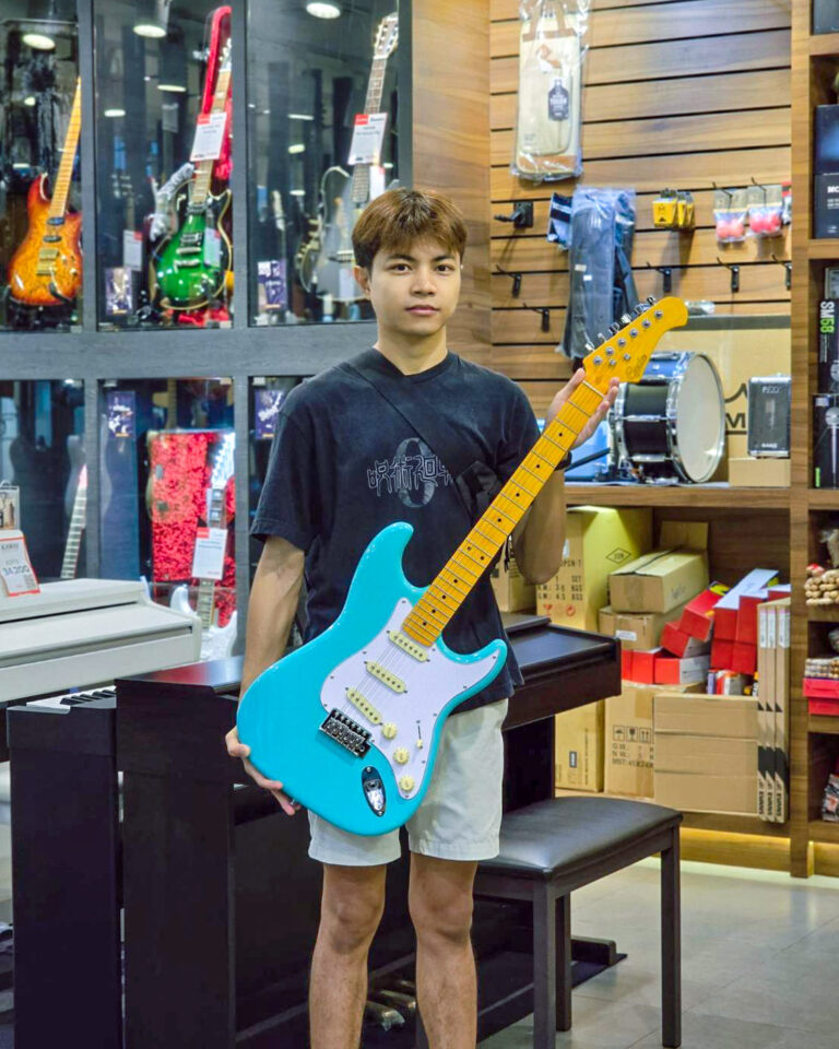 Gusta GST-01 SSS Vintage Style