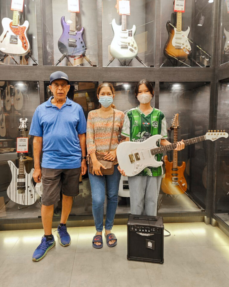 Gusta GST White Edition + Ashdown KT-15