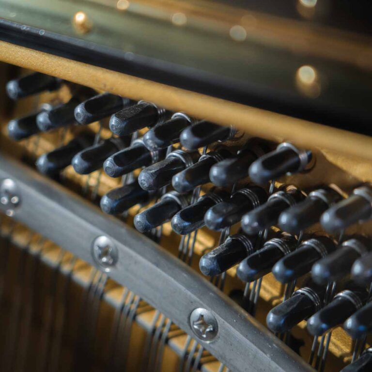 Yamaha Upright U30BL อัพไรท์เปียโน ขายราคาพิเศษ