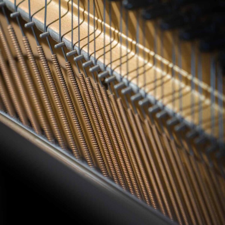 Yamaha Upright U30BL อัพไรท์เปียโน ขายราคาพิเศษ