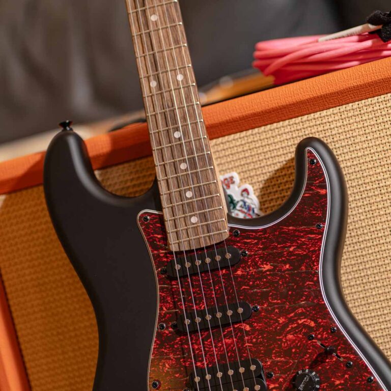 Gusta GST-01 HSS Satin กีตาร์ไฟฟ้า ขายราคาพิเศษ