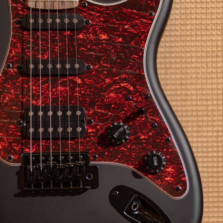 Gusta GST-01 HSS Satin กีตาร์ไฟฟ้า ขายราคาพิเศษ