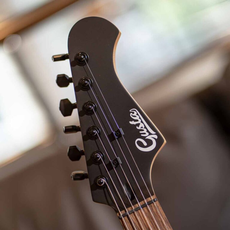 Gusta GST-01 HSS Satin กีตาร์ไฟฟ้า ขายราคาพิเศษ