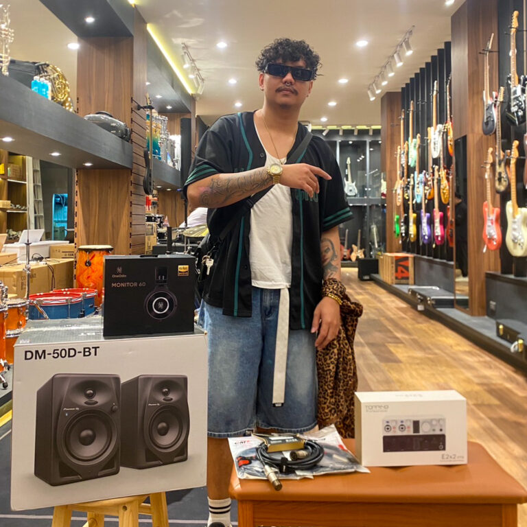 Topping Pro E2x2 OTG BK ลำโพง Pioneer DM-50D-BT สีดำ หูฟัง Studio Monitor OneOdio Monitor 60 Black สายไมค์ ROXTONE PURE PMXX200L0050 5M XLR3P F-M