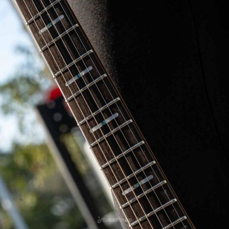 SIRE LARRY CARLTON J3 ขายราคาพิเศษ