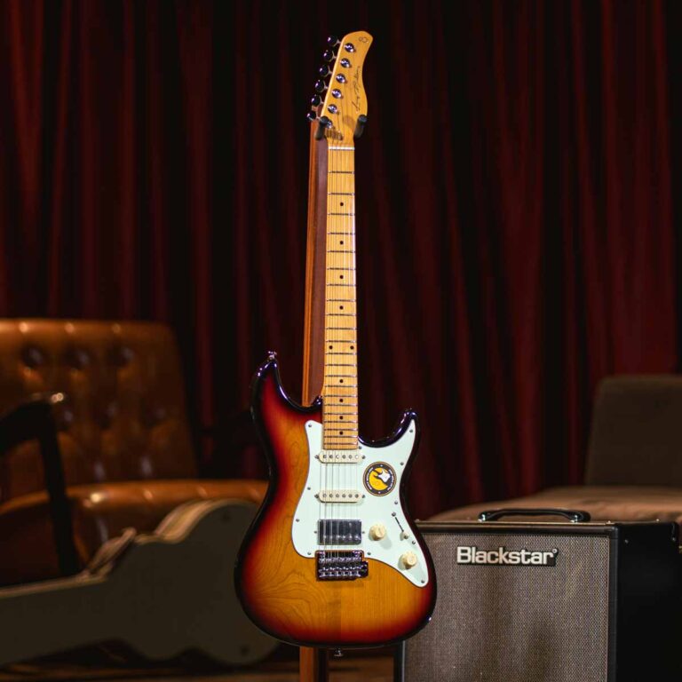 SIRE LARRY CARLTON S5 HSS 3 TONE SUNBURST ขายราคาพิเศษ