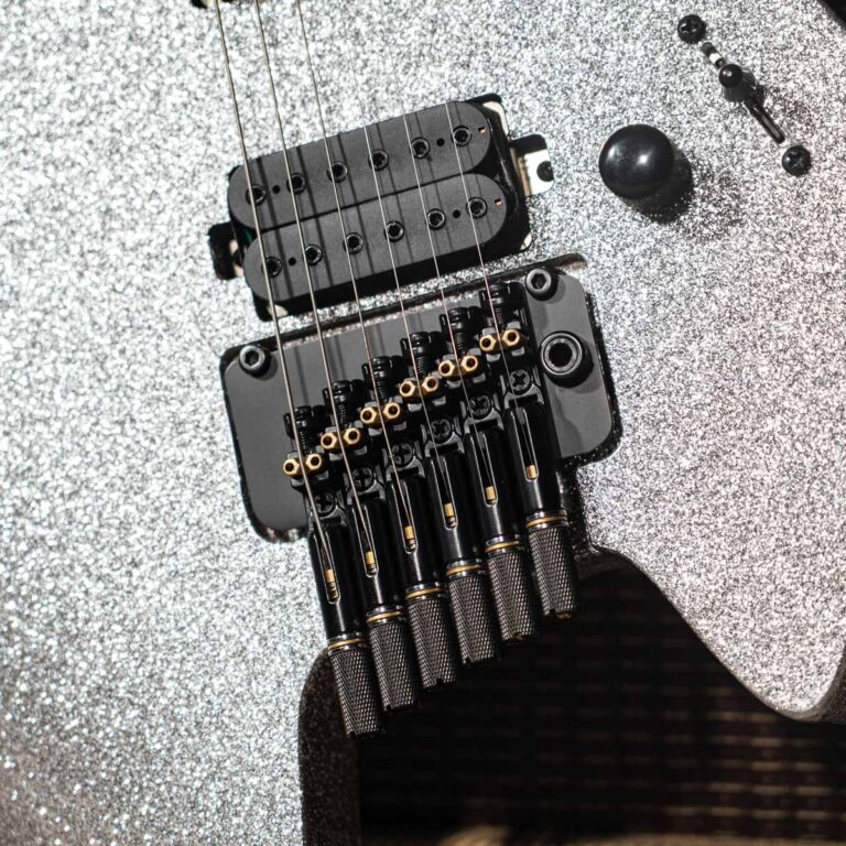 SIRE LARRY CARLTON X6 6 STRINGS SILVER SPARKLE ขายราคาพิเศษ