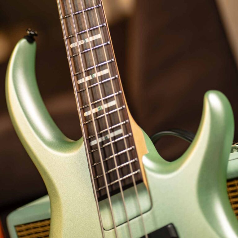 SIRE MARCUS MILLER M6 4 STRINGS เบสไฟฟ้า ขายราคาพิเศษ