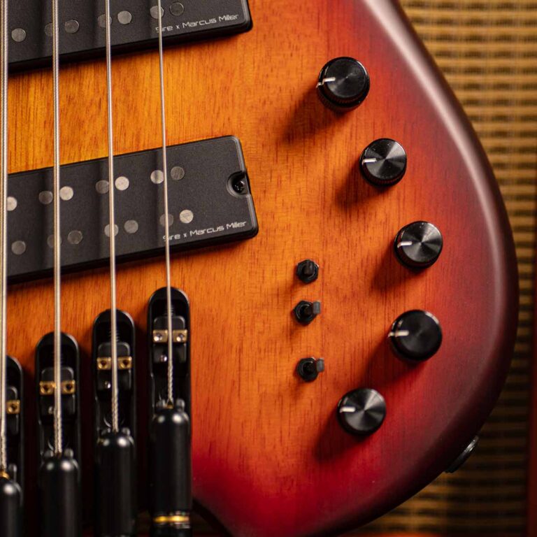 SIRE MARCUS MILLER M6 4 STRINGS เบสไฟฟ้า ขายราคาพิเศษ
