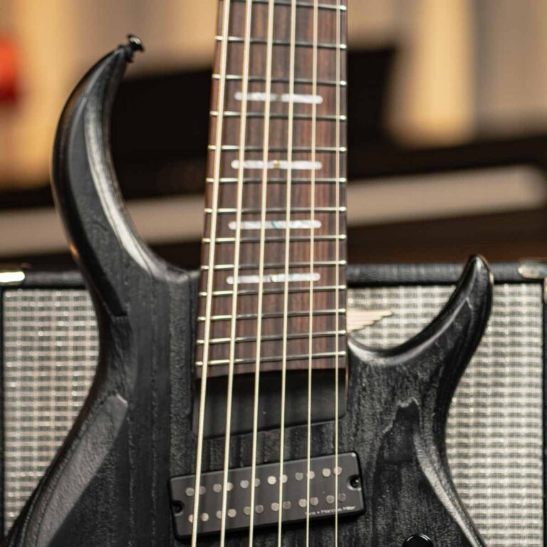 SIRE MARCUS MILLER M6 6 STRINGS รวม เบสไฟฟ้า ขายราคาพิเศษ