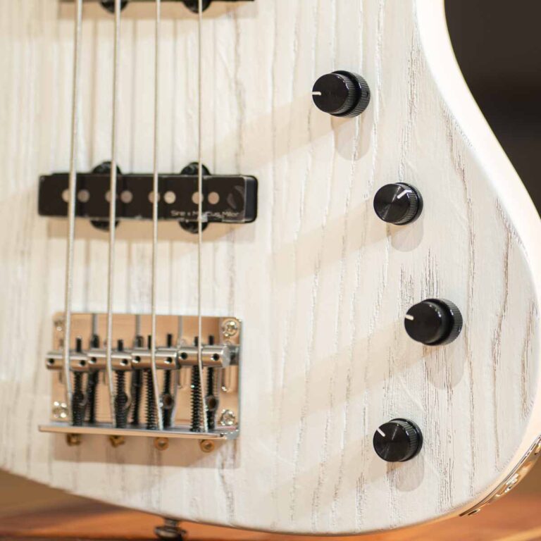 Sire Marcus Miller V6 4 Strings เบสไฟฟ้า ขายราคาพิเศษ