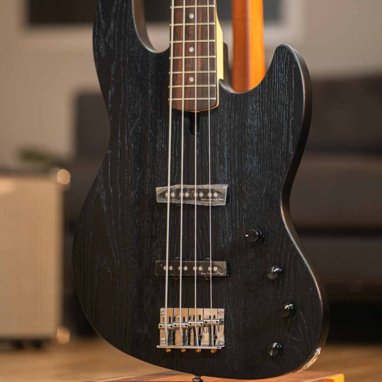 Sire Marcus Miller V6 4 Strings เบสไฟฟ้า ขายราคาพิเศษ