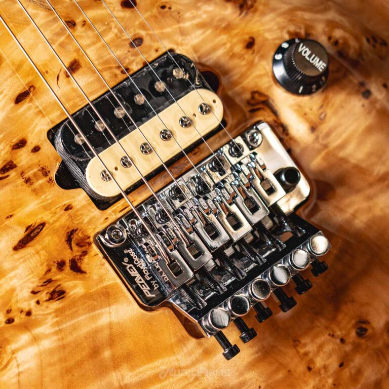 PEAVEY HP 2® POPLAR BURL RM NATURAL ELECTRIC GUITAR ขายราคาพิเศษ