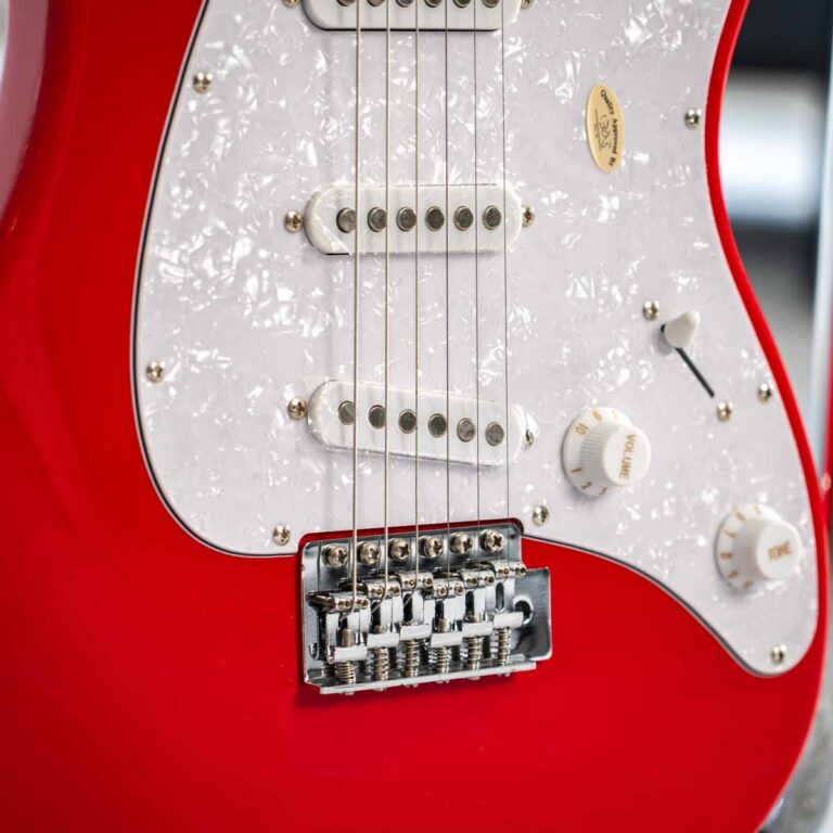 PEAVEY RAPTOR CUSTOM กีตาร์ไฟฟ้า RED ขายราคาพิเศษ