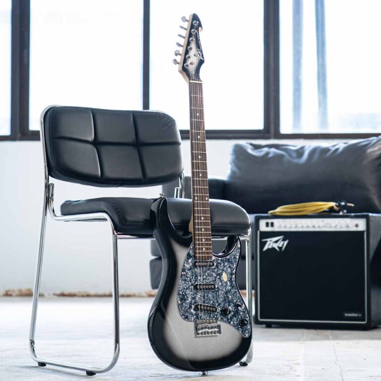 PEAVEY RAPTOR CUSTOM กีตาร์ไฟฟ้า SILVERBURST ขายราคาพิเศษ