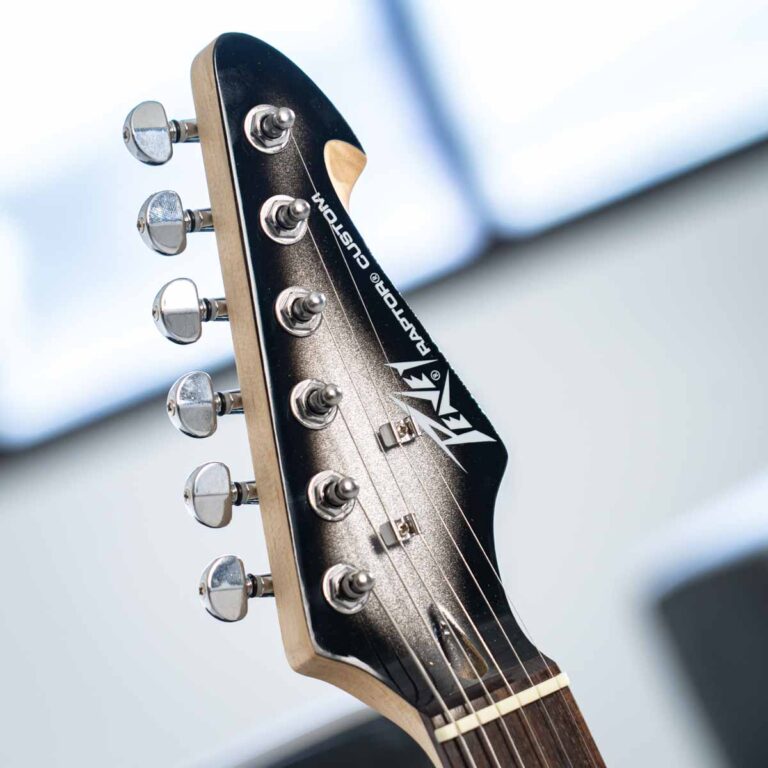 PEAVEY RAPTOR CUSTOM กีตาร์ไฟฟ้า SILVERBURST ขายราคาพิเศษ