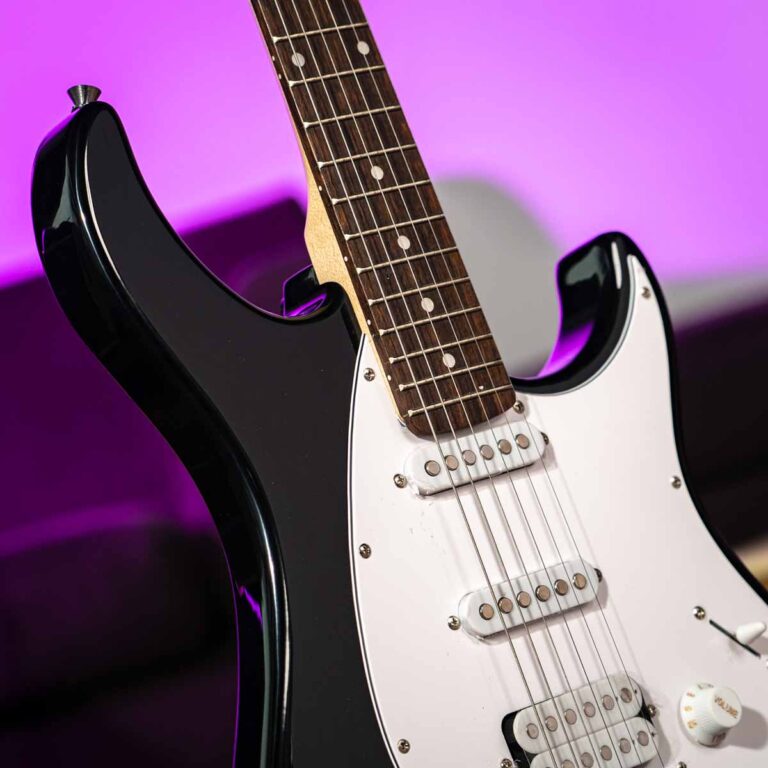 PEAVEY RAPTOR PLUS Black ขายราคาพิเศษ