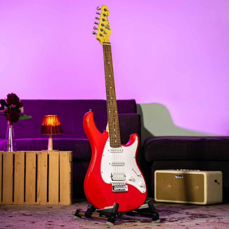 PEAVEY RAPTOR PLUS กีตาร์ไฟฟ้า RED ขายราคาพิเศษ