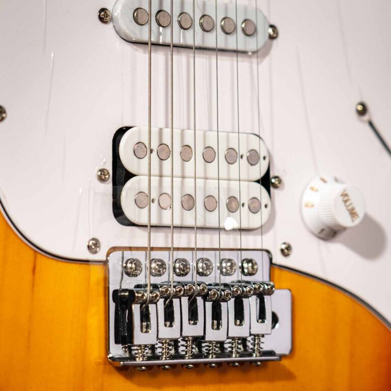 PEAVEY RAPTOR PLUS กีตาร์ไฟฟ้า sunburst ขายราคาพิเศษ