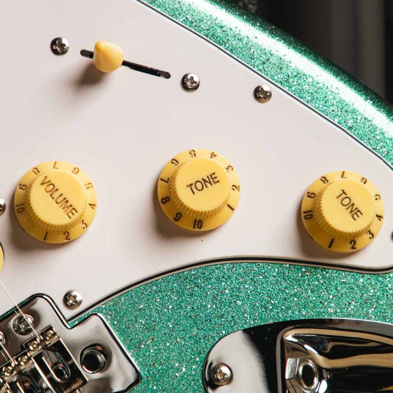 Gusta GST-01 HSS Sparkle Green ขายราคาพิเศษ